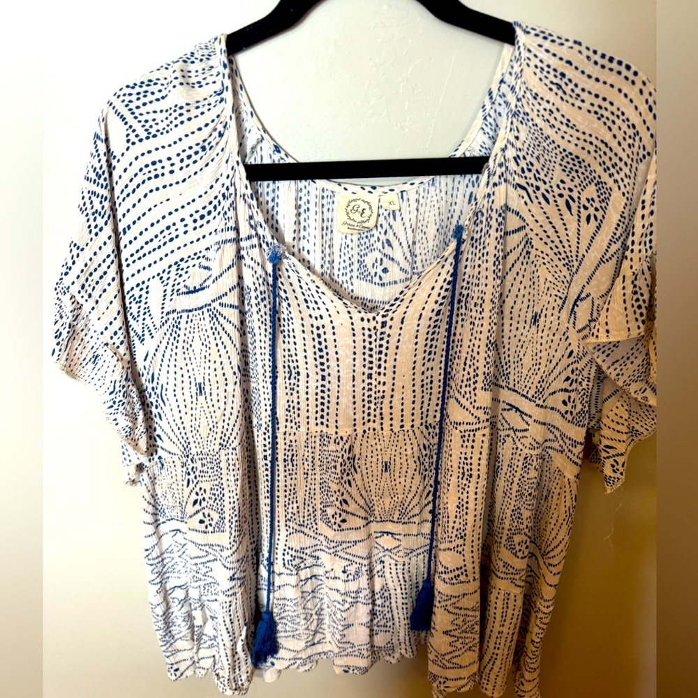 White and royal blue printed top.  Flowy material, XL brand grace & Emma